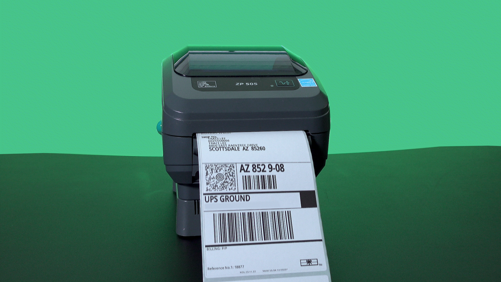 Impresora Zebra de escritorio imprimiendo etiquetas